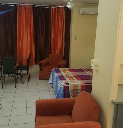 Comfortable Suite 1 Кингстон Экстерьер фото